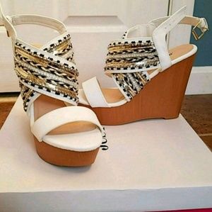 Beaded wedges